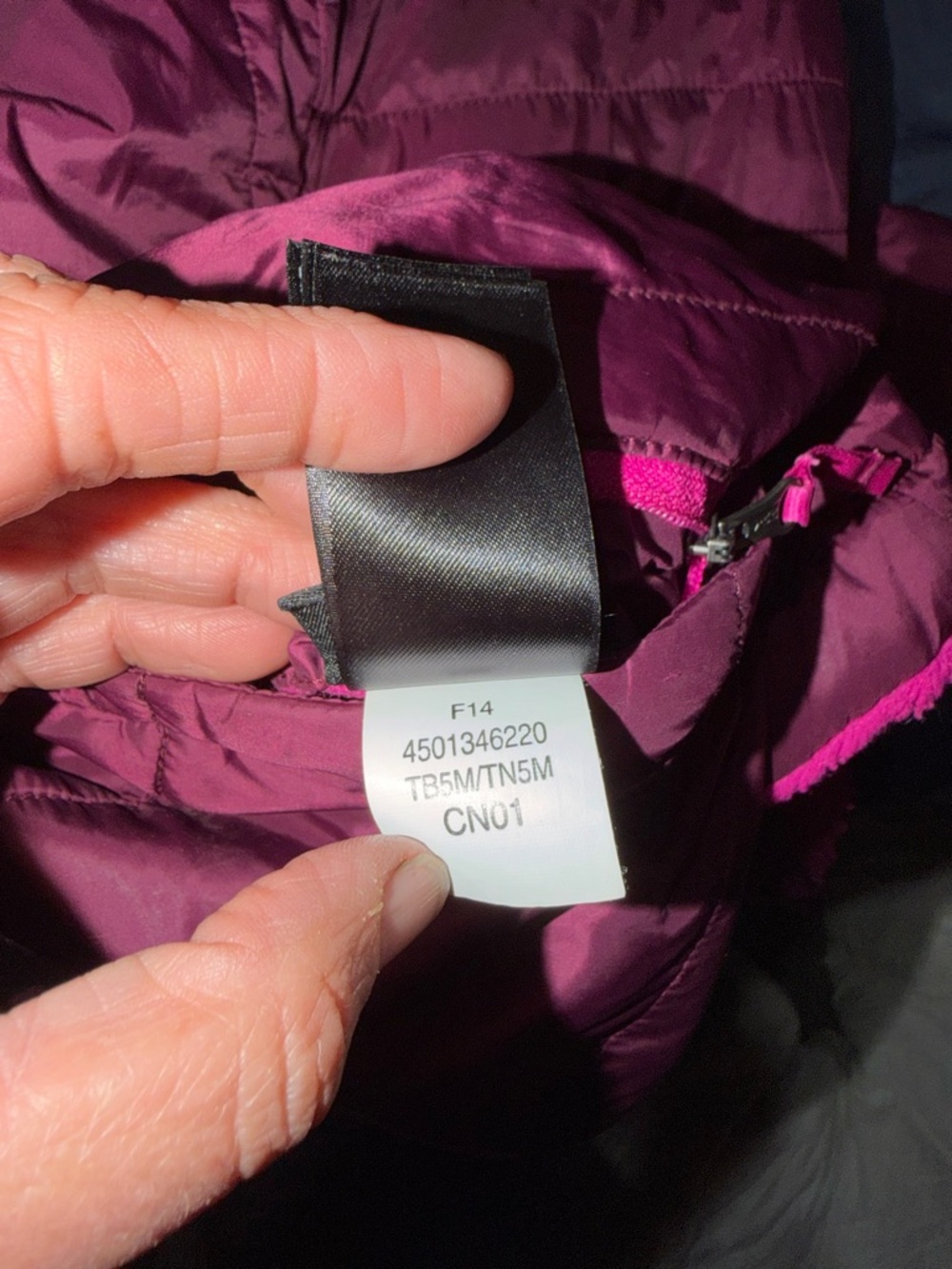 The North Face Plum and Bright Pink Girls'‎ Jacket - Picture 13 of 14